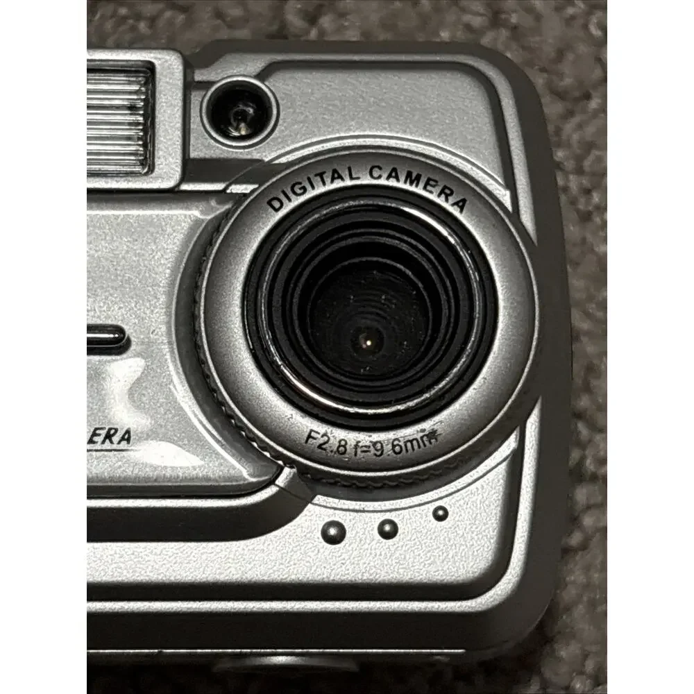 Unbranded Vintage silver 3.1-megapixel digital camera from early 2000s DOES Work